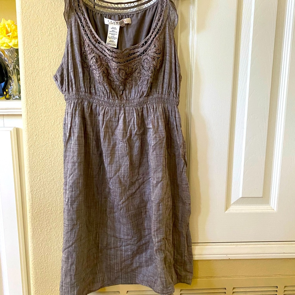 Brown dress